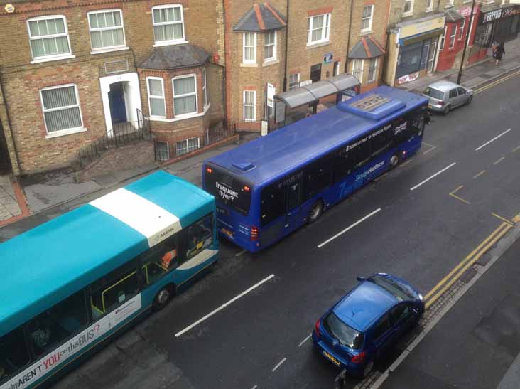 First Berkshire Heathrow Mercedes Citaro 64044